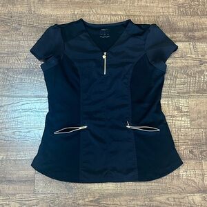 Reveal Black Scrub Top SZ: L